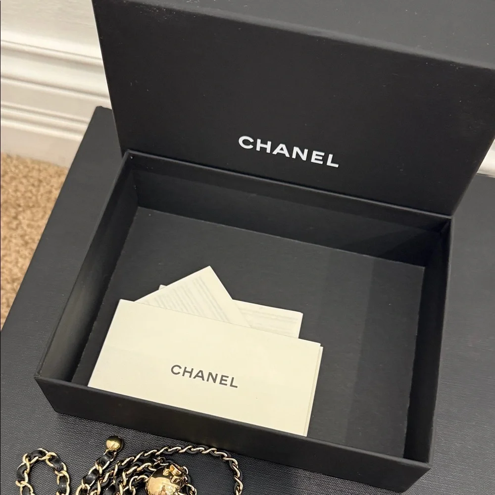 ⭐ CHANEL Quilted Leather Phone Bag on Chain – 2021 Collection – Full Set
